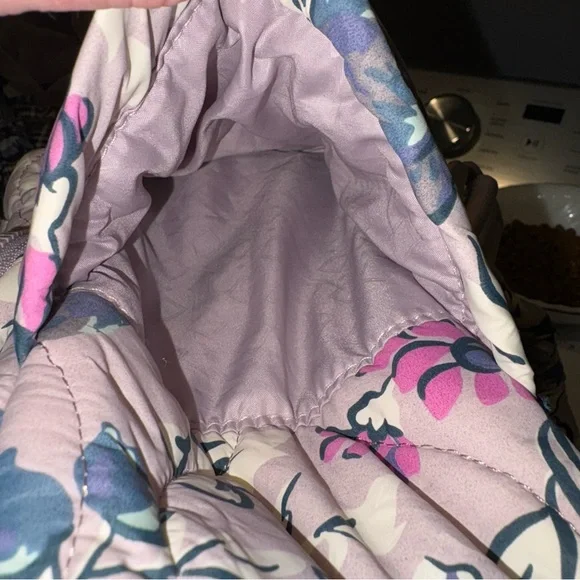 Vera Bradley Fresh-cut Floral Essential Featherweight Rusack - Picture 6 of 12